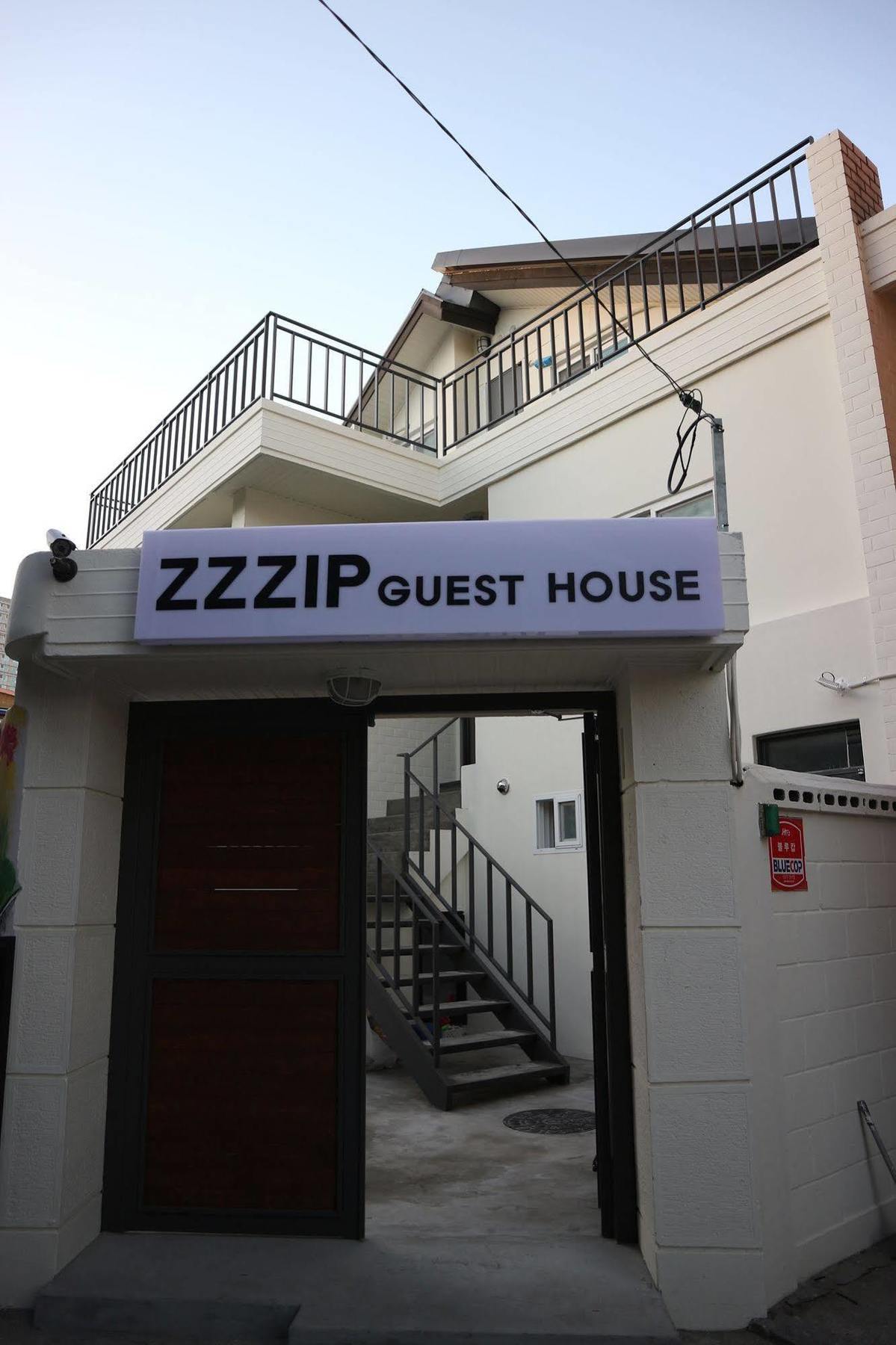 Zzzip Guesthouse In Hongdae Seoul Exterior foto